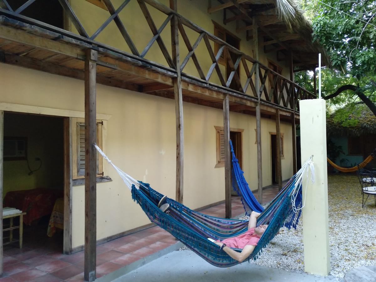 Hotel Loro Tuerto Barahona Екстериор снимка