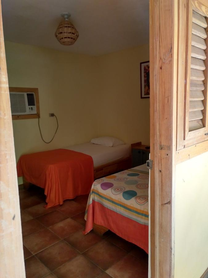 Hotel Loro Tuerto Barahona Екстериор снимка
