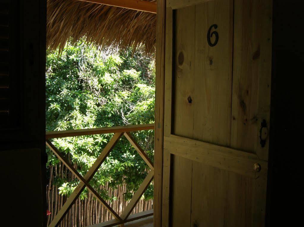 Hotel Loro Tuerto Barahona Екстериор снимка