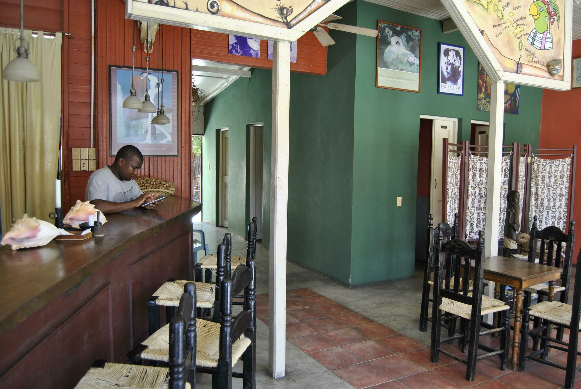 Hotel Loro Tuerto Barahona Екстериор снимка